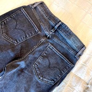 Levi Strauss 721 High Rise Skinny Jeans